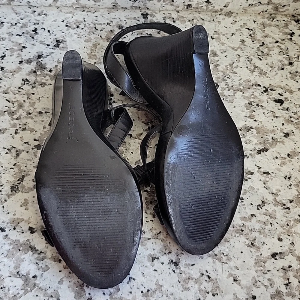 🔥🔥Special Free Offer!!🔥🔥BCBGirls wedge sandals